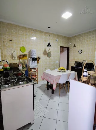 Imagem Casa em Tupi, a apenas 400 metros da praia.