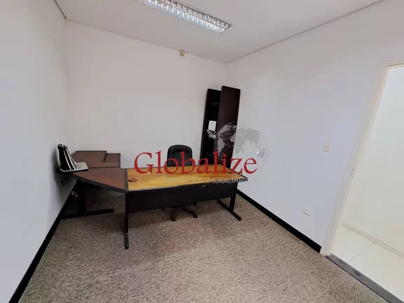 Imagem Casa para locação comercial com várias salas, recepção, cozinha e edicula por R$6.900,00 o pacote no centro de Santos