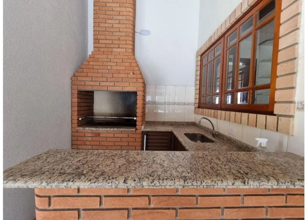 Imagem Linda Casa no Parque Village Castelo: Conforto, Lazer e Natureza
