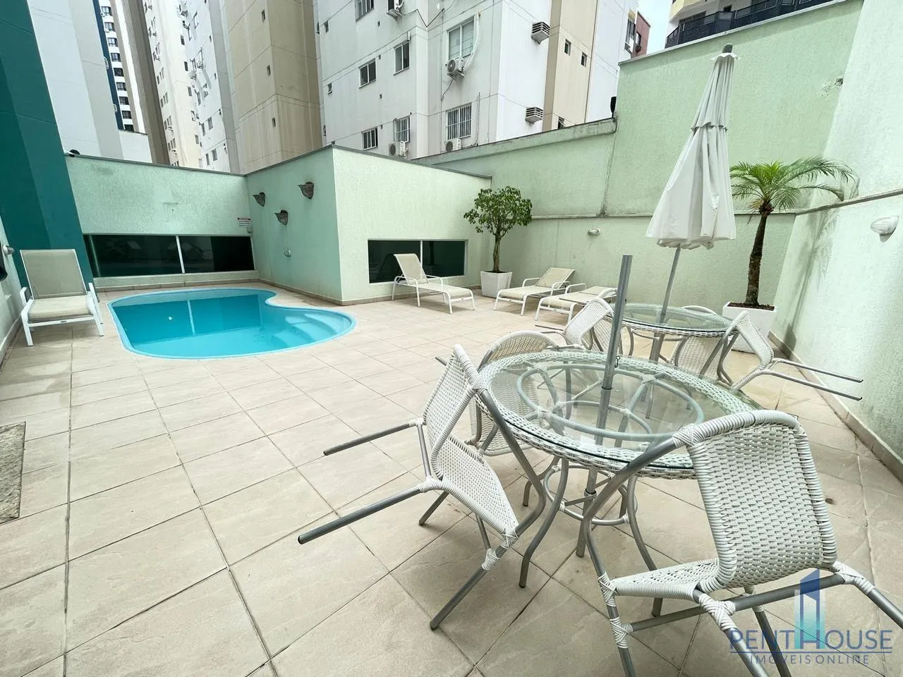 Imagem Apartamento Zona Central para Venda em Balneário Camboriú, CENTRO, 3 dormitórios, 3 suítes, 4 banheiros, 2 vagas