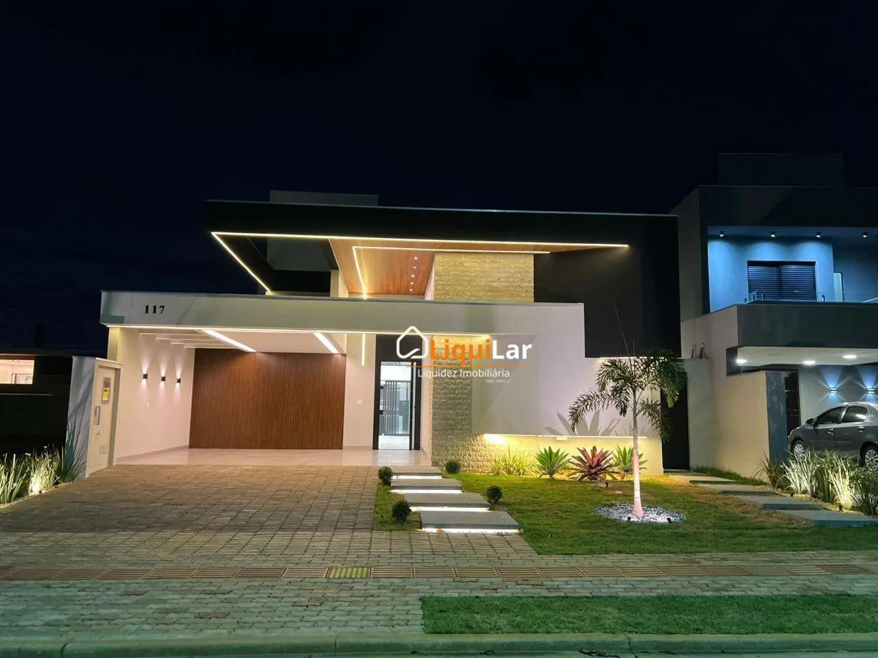 Foto do imóvel Casa de Alto Padrão com 3 Suítes, Piscina e Energia Fotovoltaica em Condomínio Fechado