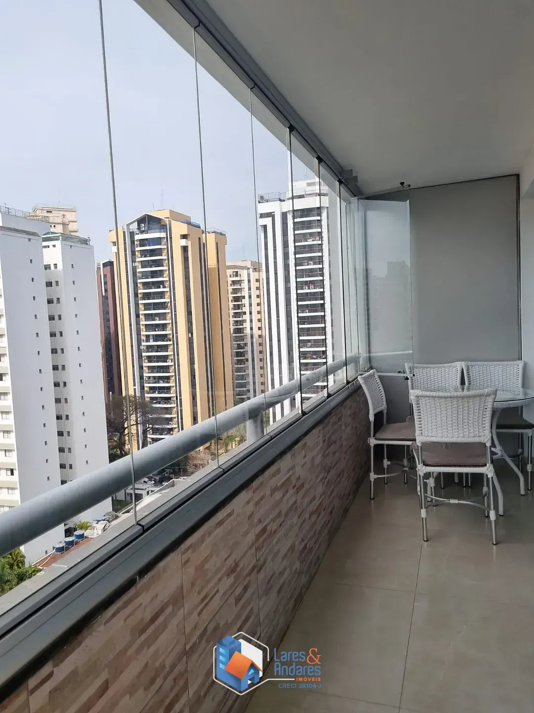Imagem Apartamento para venda e locação em Moema com 4 quartos, sendo 4 suítes, 178m²