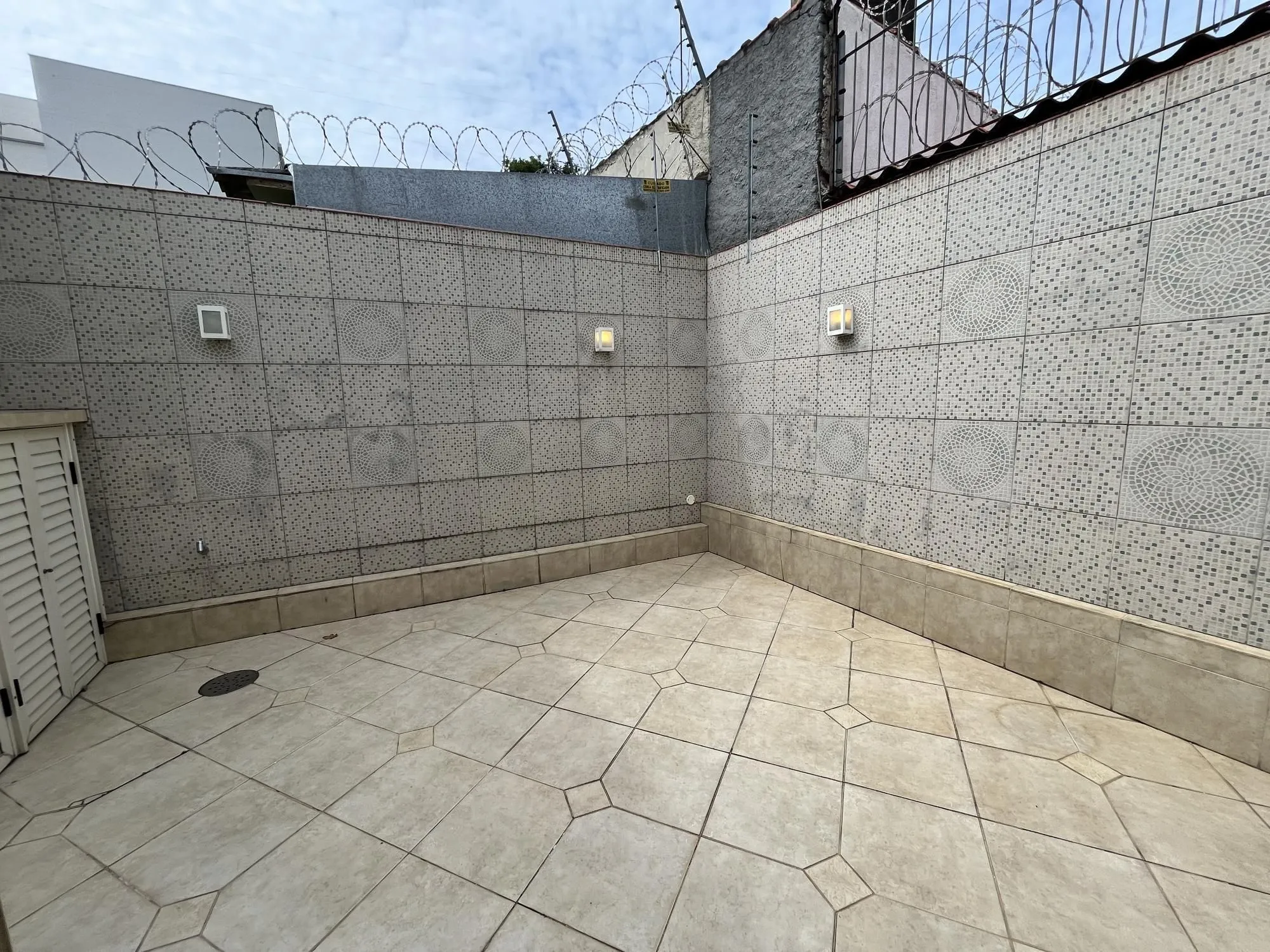 Imagem Casa para Venda - 160m², 3 dormitórios, sendo 1 suites, Jardim Botânico