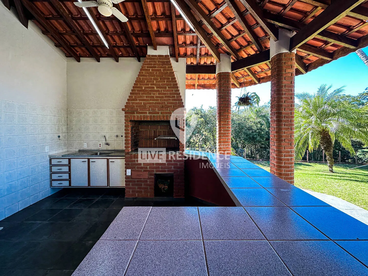 Imagem Chácara à venda com piscina e 4 suítes no Capela do Barreiro - Itatiba/SP