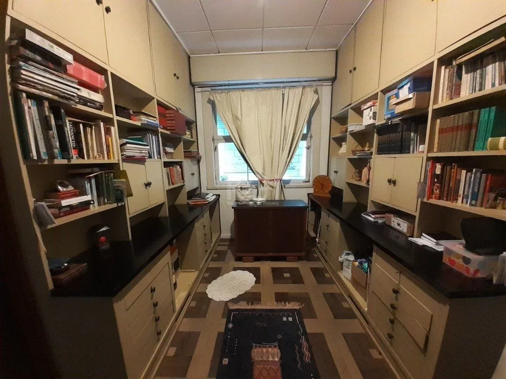 Imagem Casa para Venda - 290m², 3 dormitórios, sendo 1 suites, 3 vagas - Menino Deus