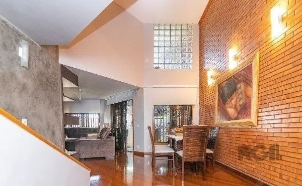 Imagem Casa sobrado no Cristal de 3 dormitórios e 3 vagas