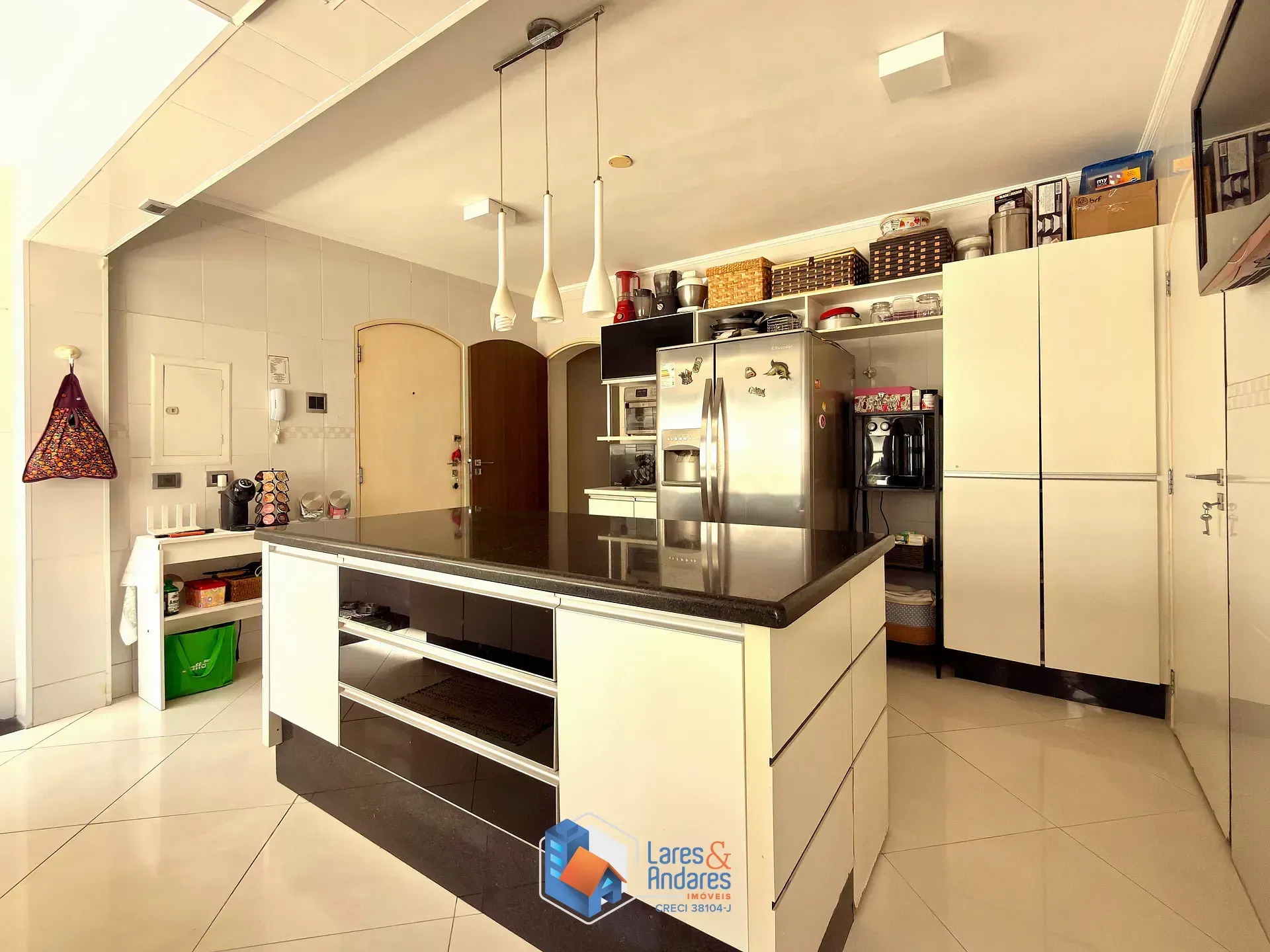 Imagem APARTAMENTO À VENDA COM 200 M², 3 DORMS (1 SUÍTE), MÓVEIS PLANEJADOS, VARANDA INTEGRADA, ÁREA DE LAZER E 2 VGS - SANTANA - SP.