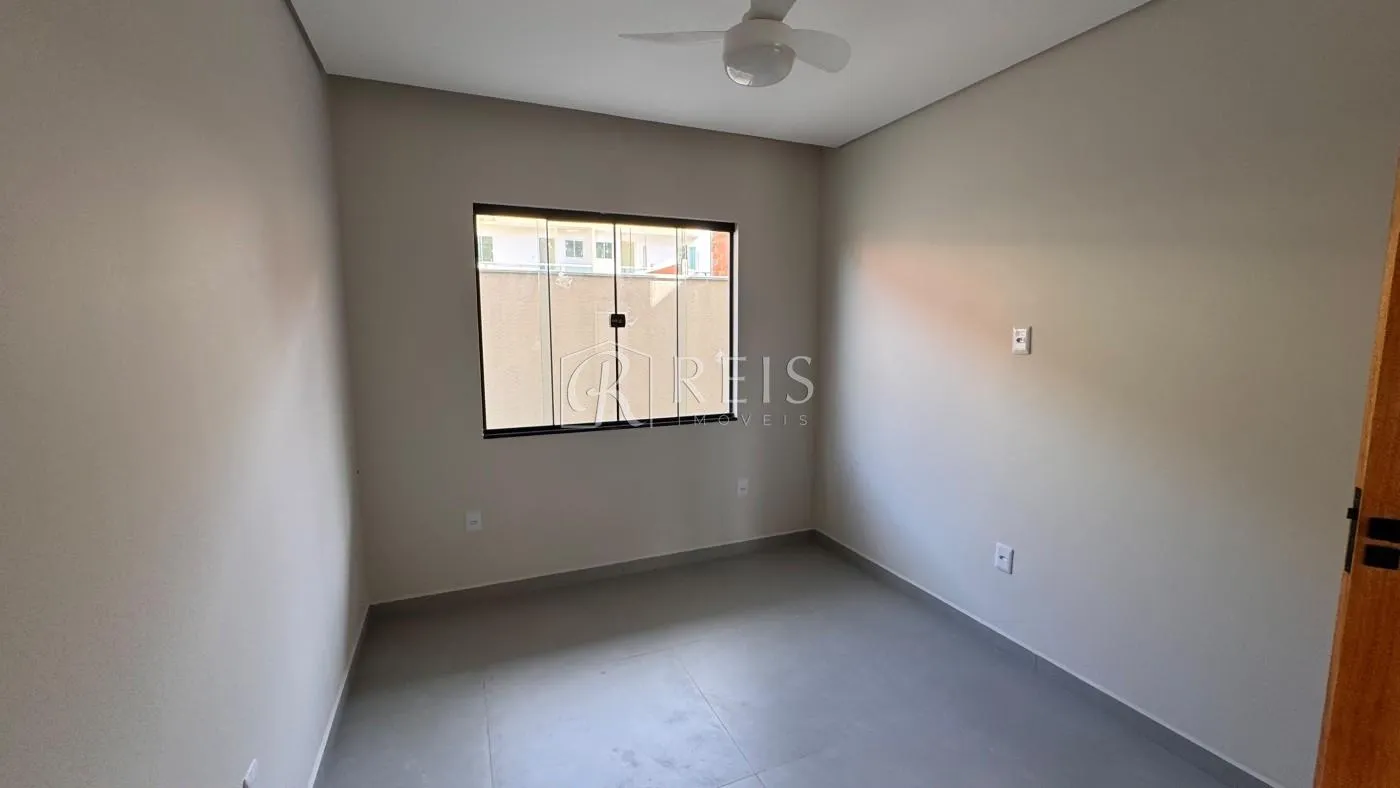 Imagem Casa para Venda em Rio das Ostras, Atlântica, 3 dormitórios, 2 suítes, 3 banheiros, 2 vagas