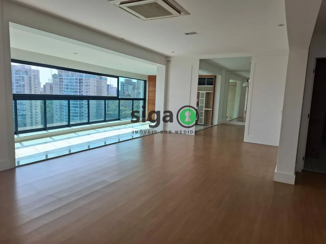 Imagem Cobertura de Luxo no Condomínio Villagio Panamby, Sofisticação, Conforto e Vista Deslumbrante