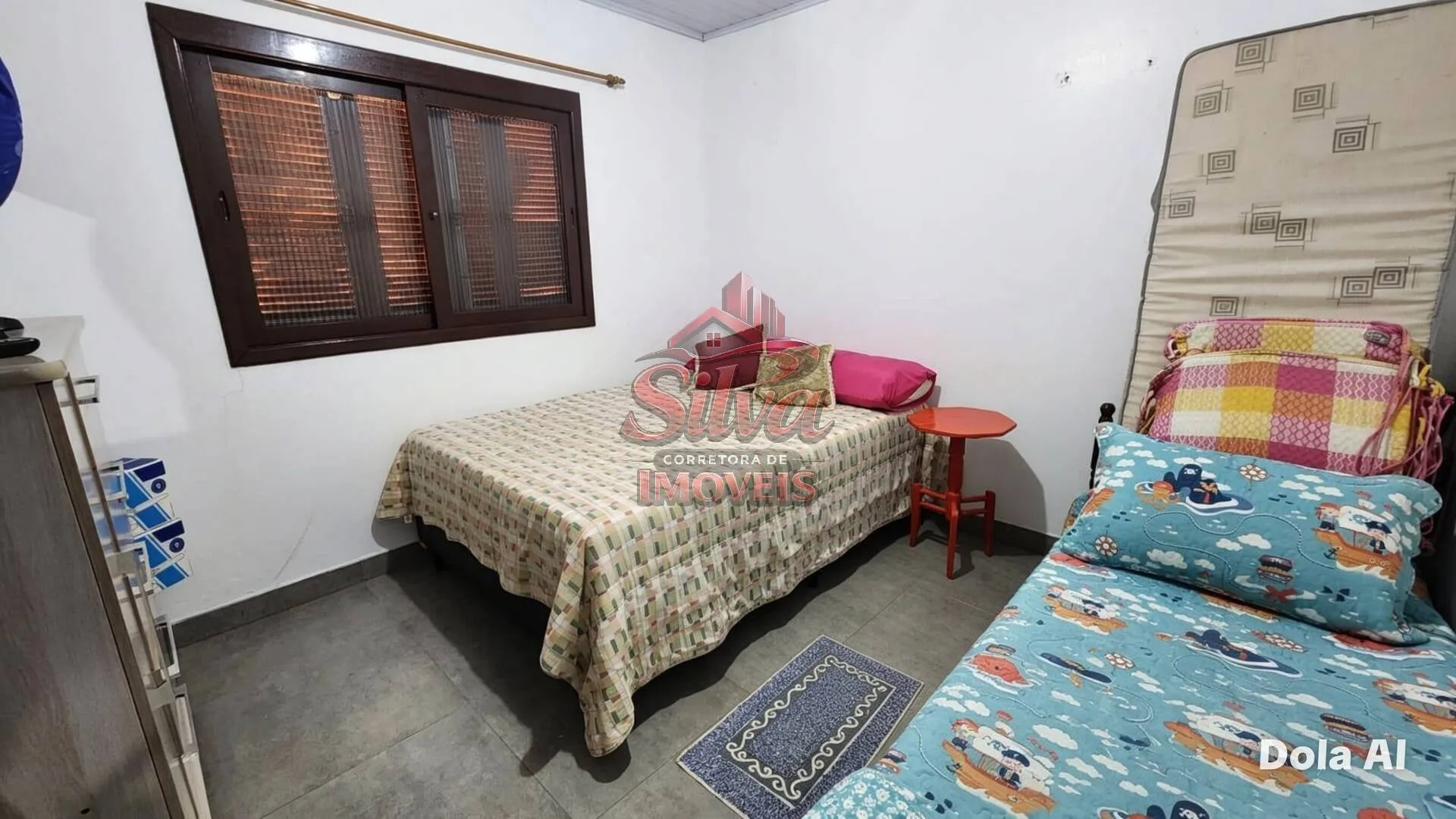 Imagem C756 |Casa com 4 Dormitórios e Piscina a 250 Metros do Mar