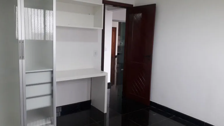 Imagem Apartamento com 4 Quartos para Alugar, 200 m² em Batista Campos - Belém