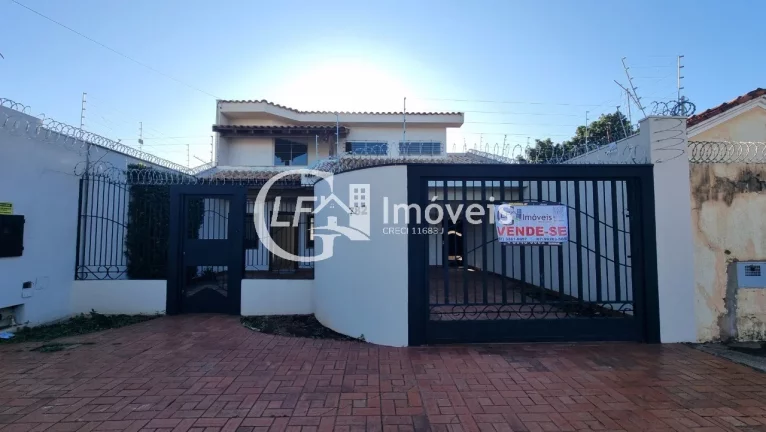 Imagem Excelente Sobrado em Localização Privilegiada ? Próximo à Av. Fábio Zahran