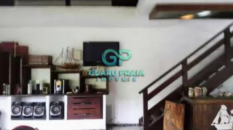 Imagem Casa com 6 quartos sendo 4 suítes, sala de jantar, sala de estar, sala de TV, 5 banheiros, cozinha armário planejado, lavanderia, churrasqueira, piscina, lindo jardim arborizado