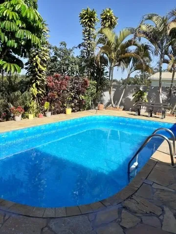 Imagem Troco casa no Condomínio Village Ipanema I, em Aracoiaba da Serra