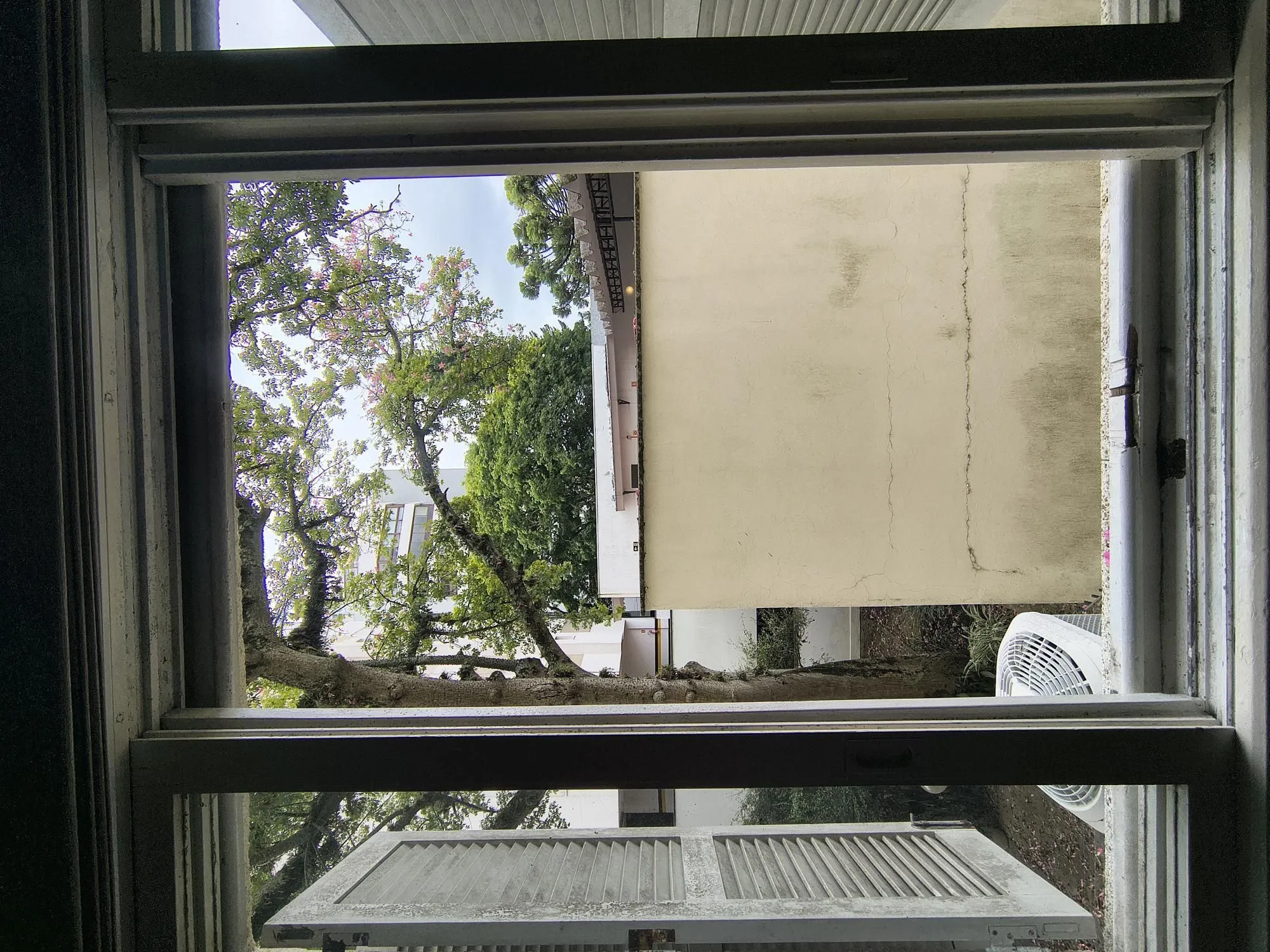 Imagem 2 dormitórios com vaga escriturada no coração do Petrópolis