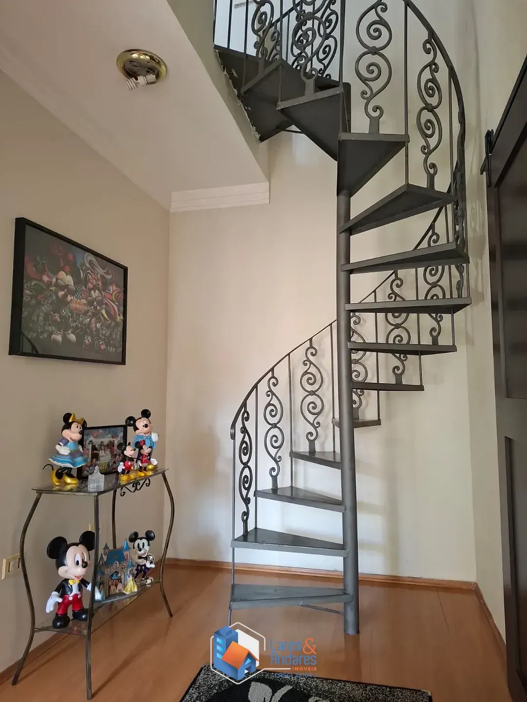 Imagem Casa para venda em Santa Teresinha com 9 quartos, sendo 3 suítes, 522m²