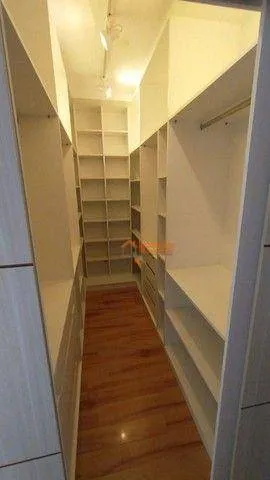 Imagem Sobrado com 3 dormitórios à venda, 250 m² por R$ 1.200.000,00 - Cidade Soberana - Guarulhos/SP