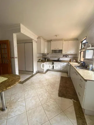 Imagem Sobrado à venda, 340 m² por R$ 1.950.000,00 - Jardim Florença - Goiânia/GO