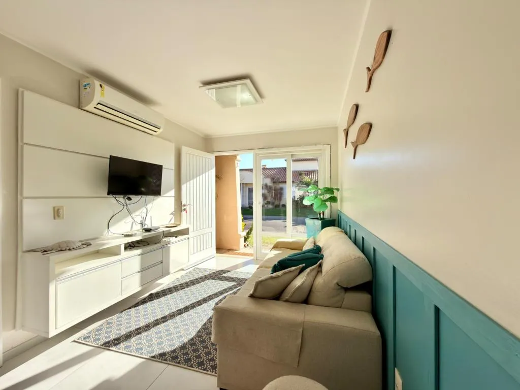 Foto do imóvel: Casa 3 Dormitórios - Bairro Noiva do Mar em Rua palmital