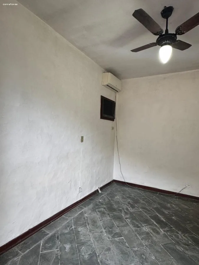 Imagem Sobrado em Condomínio para Venda em São Sebastião, Guaeca, 3 dormitórios, 3 suítes, 4 banheiros, 2 vagas