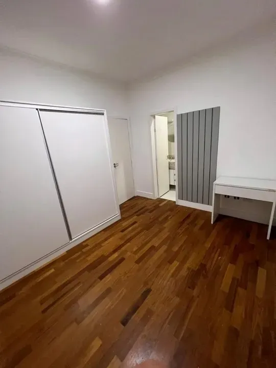Imagem Casa de Alto Padrão no Condomínio Valville - 3 Suítes, Vista Panorâmica e Lazer Completo!
