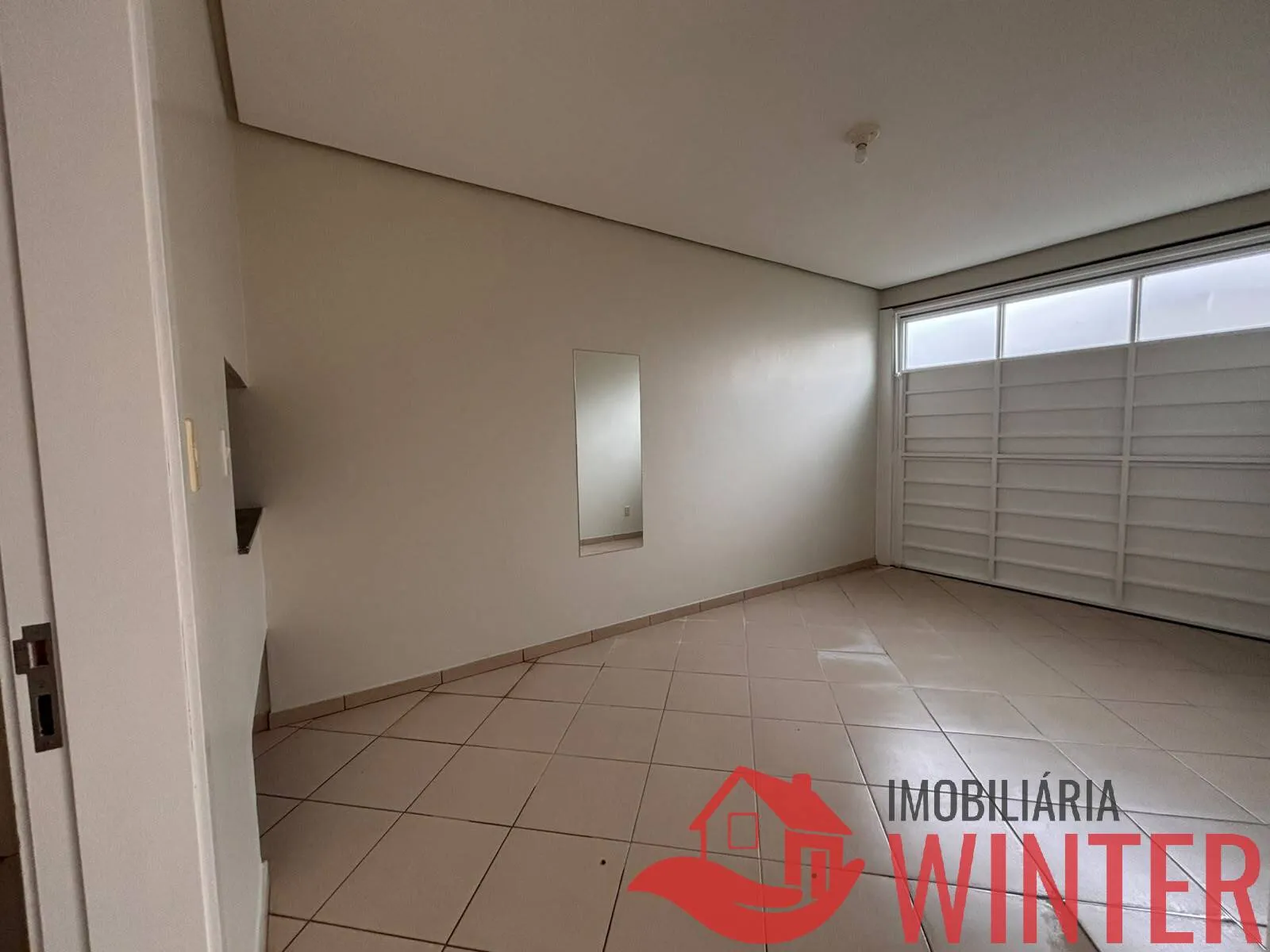 Imagem Sobrado com 2 dormitórios e garagem no Centro de Feliz.