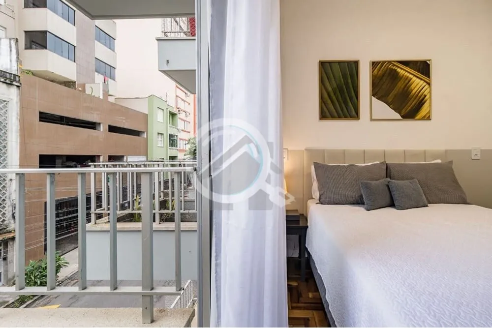 Imagem Conheça este aconchegante apartamento JK à venda no coração do Centro Histórico de Porto Alegre...