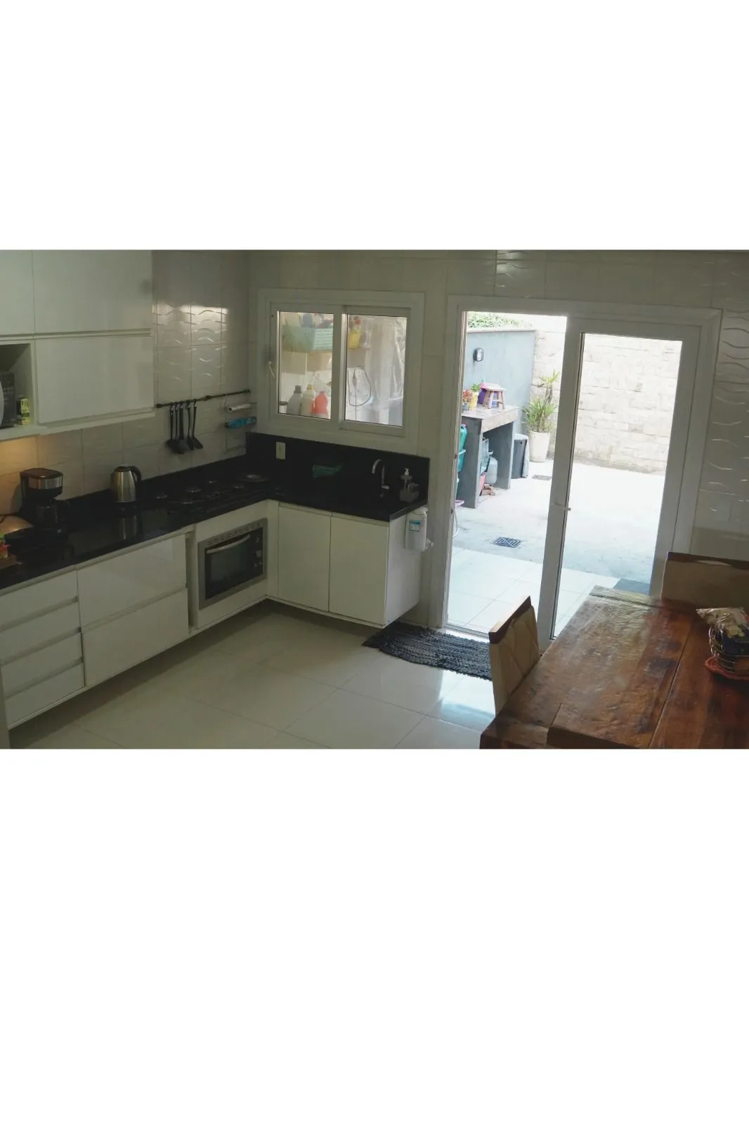 Imagem Sobrado à Venda - Conforto, Segurança e Vista Incrível para o Guaíba
