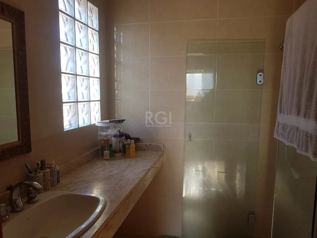 Imagem Casa para Venda - 300m², 4 dormitórios, sendo 1 suites, 2 vagas - Glória