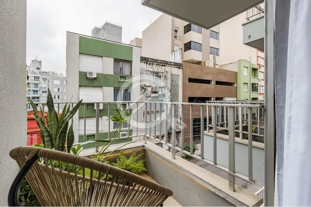 Imagem Conheça este aconchegante apartamento JK à venda no coração do Centro Histórico de Porto Alegre...