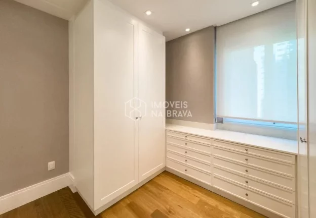 Imagem Apartamento no Edifício Metrópolis - Pronto para morar - Apartamento mobiliado Frente Mar no Ed. Metropolis em Balneário Camboriú
