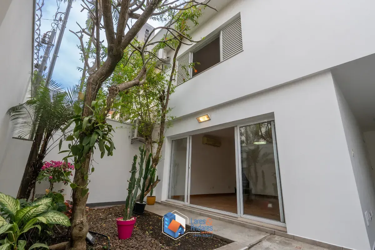 Imagem Casa para venda em Perdizes com 4 quartos, sendo 1 suíte, 171m²