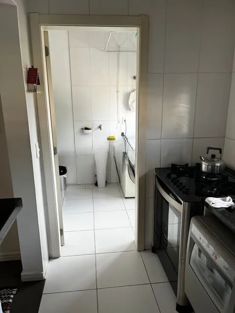 Imagem Sobrado com 3 quartos, 1 suíte, lareira, churrasqueira, 3 vagas cobertas na zona sul.
