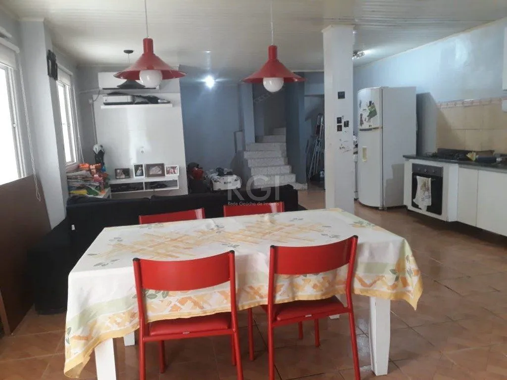 Imagem Casa para Venda - 120m², 2 dormitórios, 4 vagas - Cavalhada