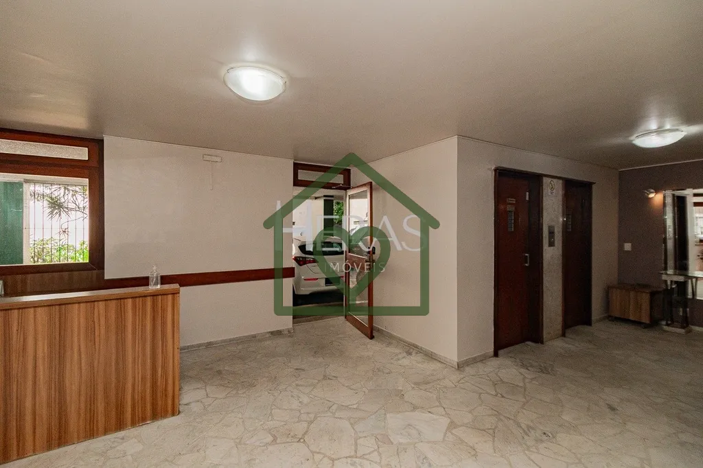 Imagem Amplo apartamento mobiliado, com 116 m² de área privativa; - 3 dormitórios amplos com ar condicio...