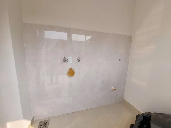 Imagem CASA MODERNA - ACABAMENTOS DE ÓTIMA QUALIDADE - CONDOMÍNIO PARQUE OLÍVIO FRANCESCHINI - HORTOLÂNDIA