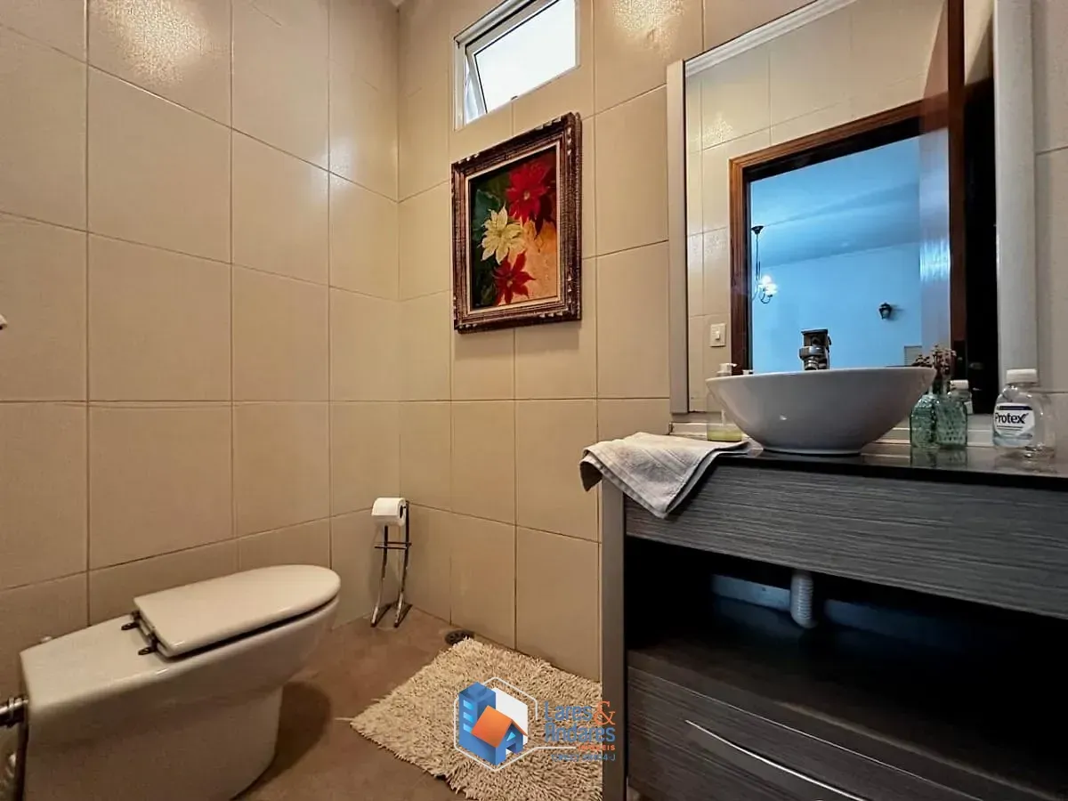 Imagem Casa para venda em Interlagos com 4 quartos, sendo 2 suítes, 380m²