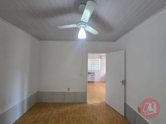 Imagem Casa com 2 dormitórios para alugar, 58 m² por R$ 1.615,00/mês - Medianeira - Porto Alegre/RS