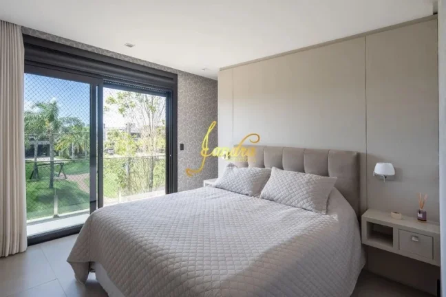 Imagem Sobrado Com 06 suítes Beira Lago, mobiliado e decorado com piscina em concreto aquecida