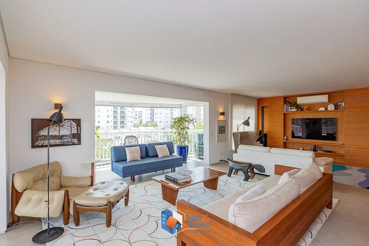 Foto do imóvel Apartamento para venda em Vila Sofia com 4 quartos, sendo 4 suítes, 246m² em Rua Doutor Ferreira Lopes