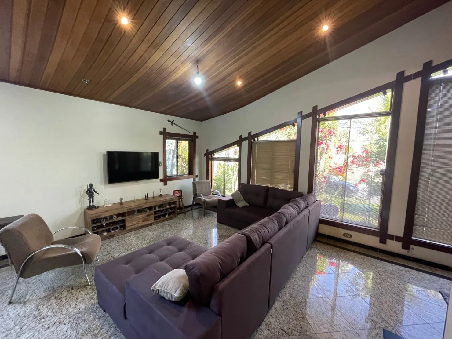 Imagem Casa à venda 6 Quartos, 2 Suites, 6 Vagas, 418M², Taubaté Village, Taubaté - SP | Condominio Taubaté Village