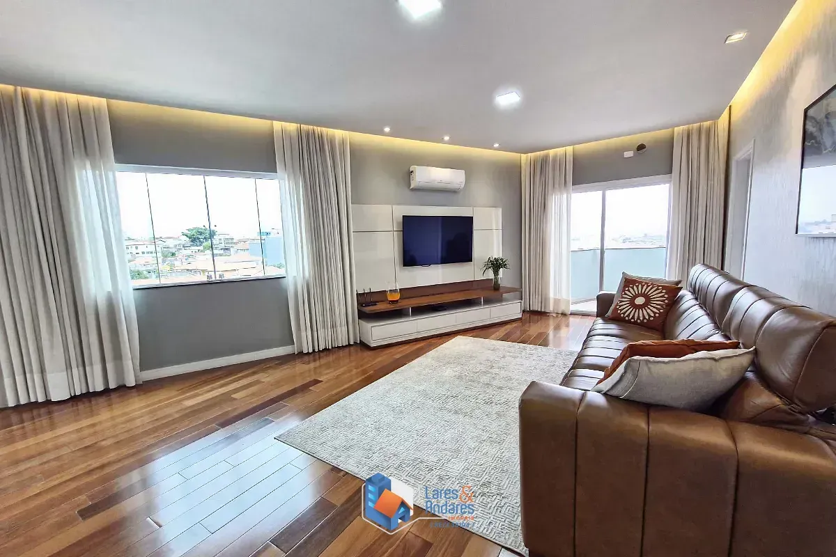 Imagem Sobrado para venda em Tucuruvi com 5 quartos, sendo 5 suítes, 382m²