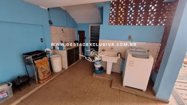 Imagem CASA REGIÃO CENTRAL DE ITATIBA, 4 DORM 6 VAGAS DE GARAGEM