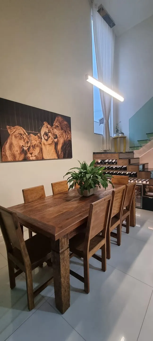 Imagem Magnífica Casa no Condomínio Reserva dos Lagos: Espaços Amplos, Acabamentos de Alto Padrão e Vista Única