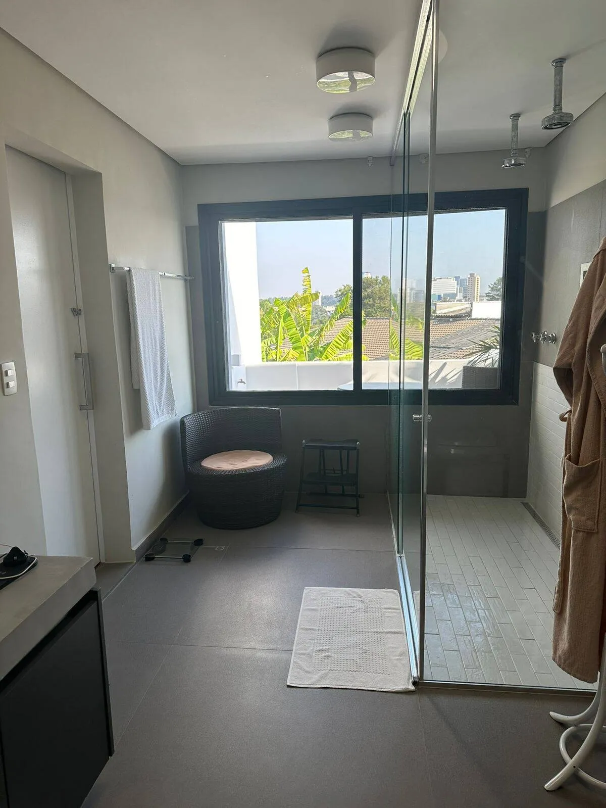 Imagem Sobrado de 403,80m² Localizado no Alphaville Residencial 2 em Barueri/SP!