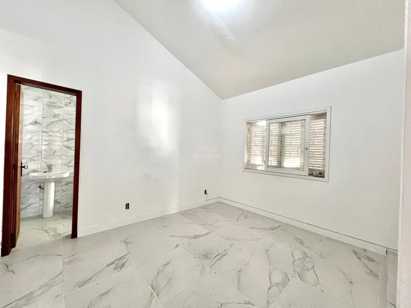 Imagem Casa 04 dormitórios para venda em Xangrilá Atlântida