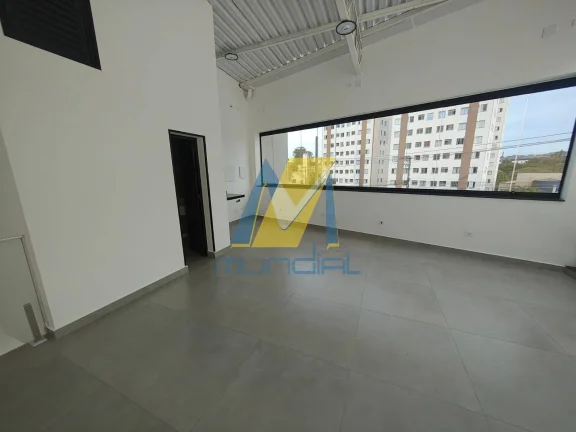 Imagem Salão Comercial para Locação | 220m² | Excelente Visibilidade e Estrutura