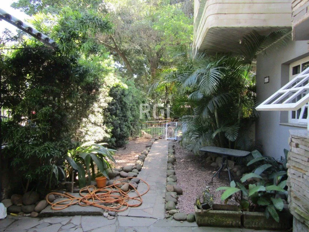 Imagem Casa para Venda - 300m², 2 dormitórios, sendo 1 suites, 3 vagas - Belém Novo