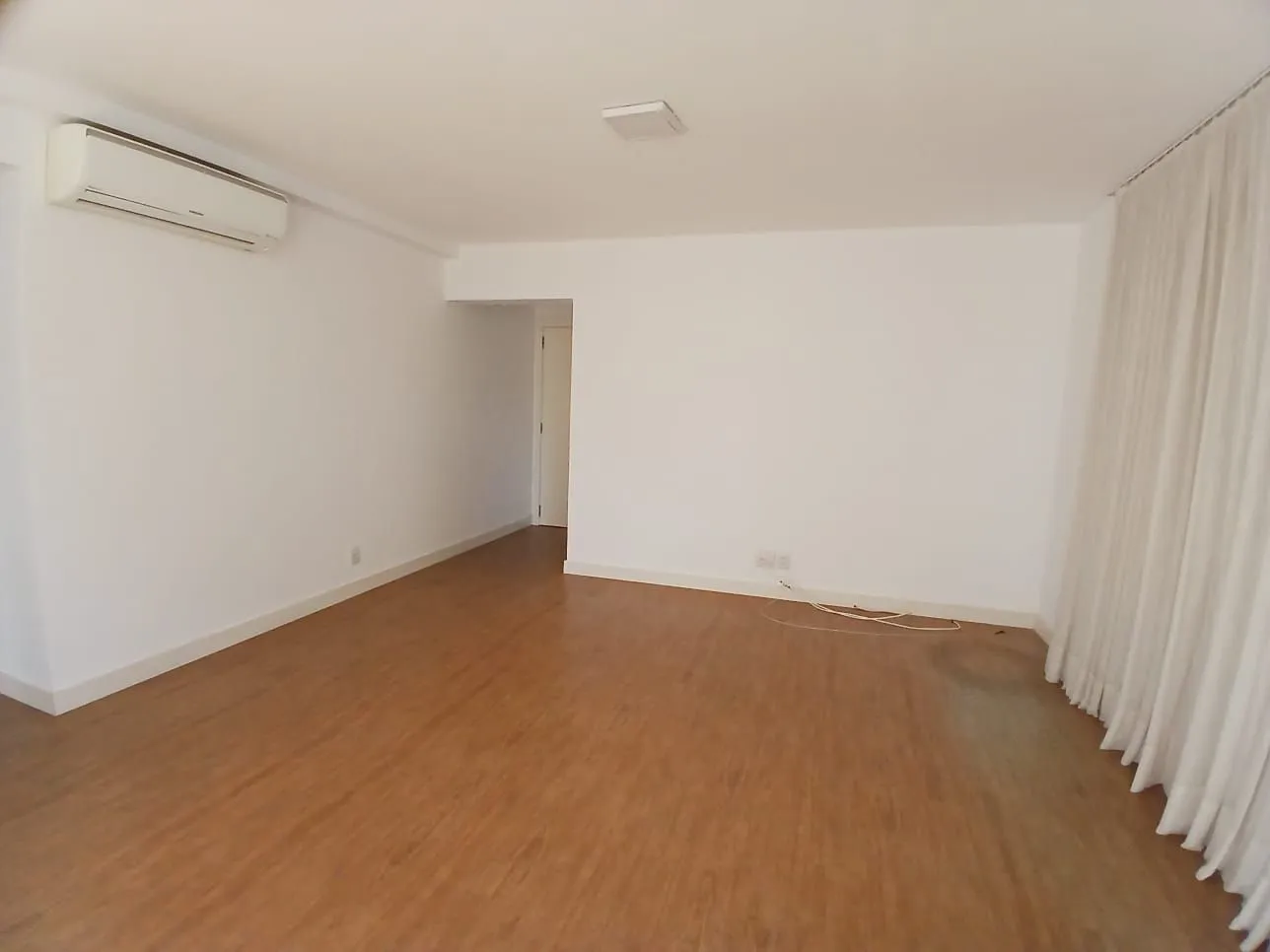 Imagem Apartamento com 3 dormitorios e suite no Menino Deus, Porto Alegre/RS