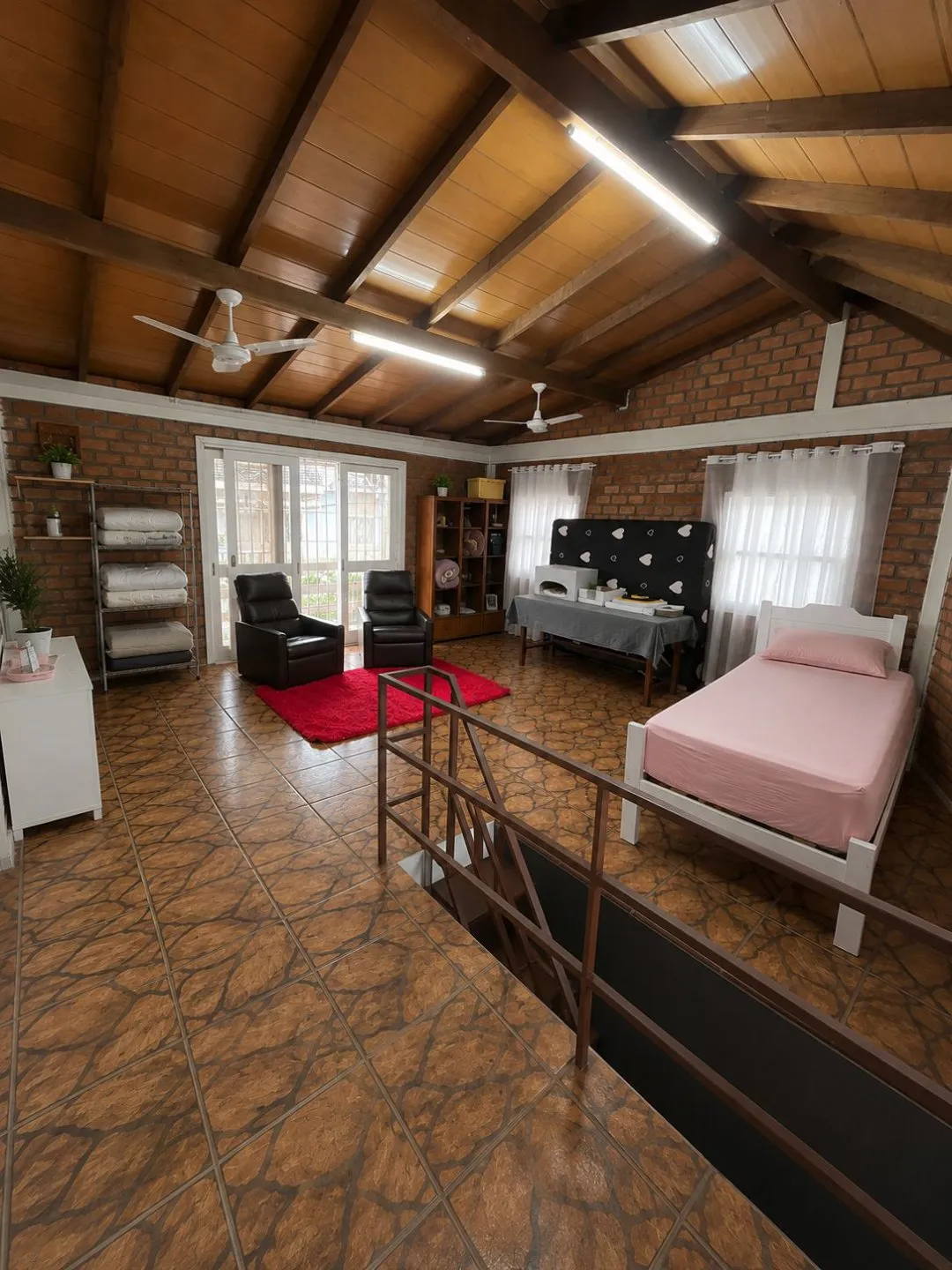 Imagem CASA DE DOIS PISOS À VENDA NA SANTA ISABEL - VIAMÃO